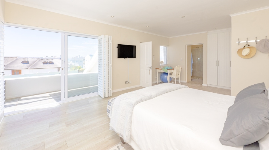 6 Bedroom Property for Sale in Agulhas Western Cape